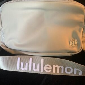 Lululemon -Everywhere  Belt Bag Metal Hardware
